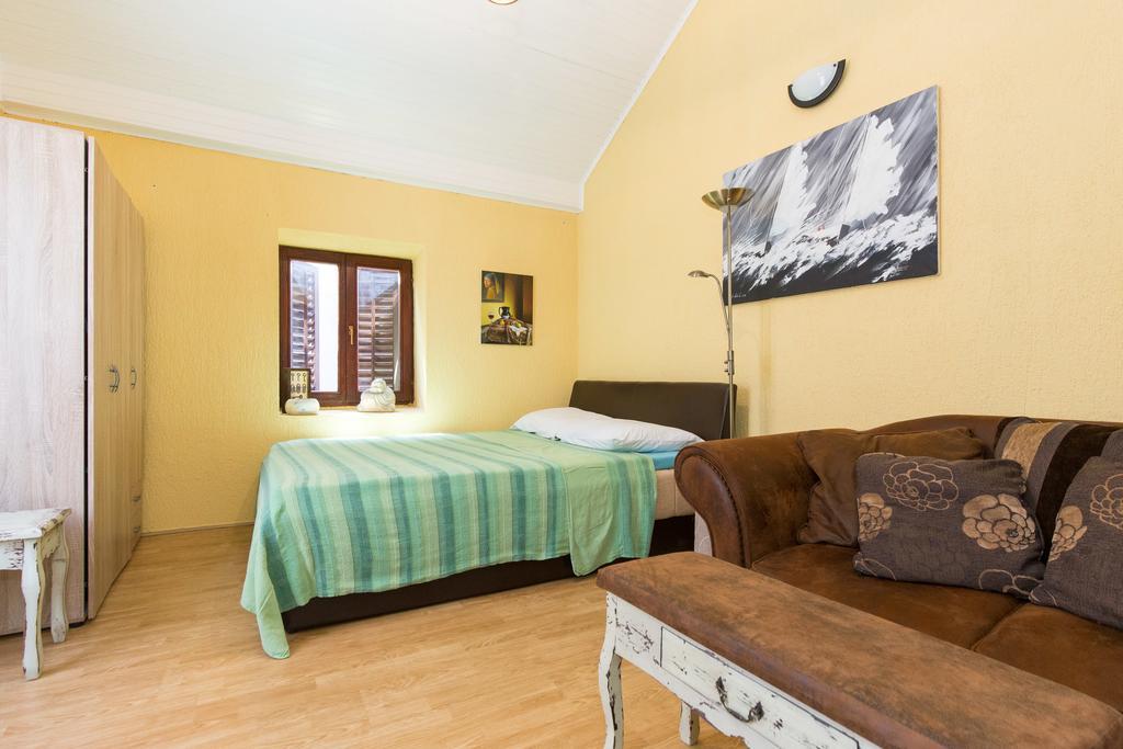 Yvonne Apartment Krk Town Luaran gambar