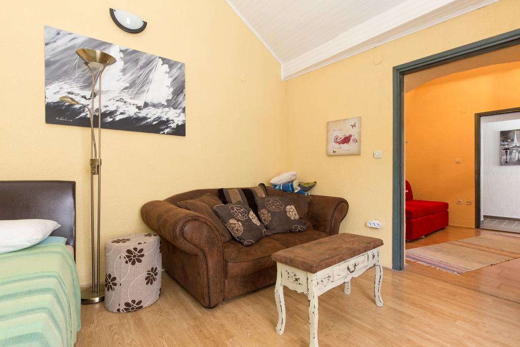 Yvonne Apartment Krk Town Luaran gambar
