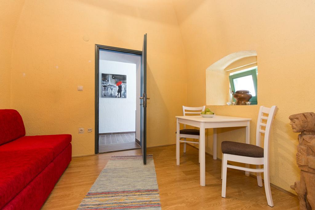 Yvonne Apartment Krk Town Luaran gambar